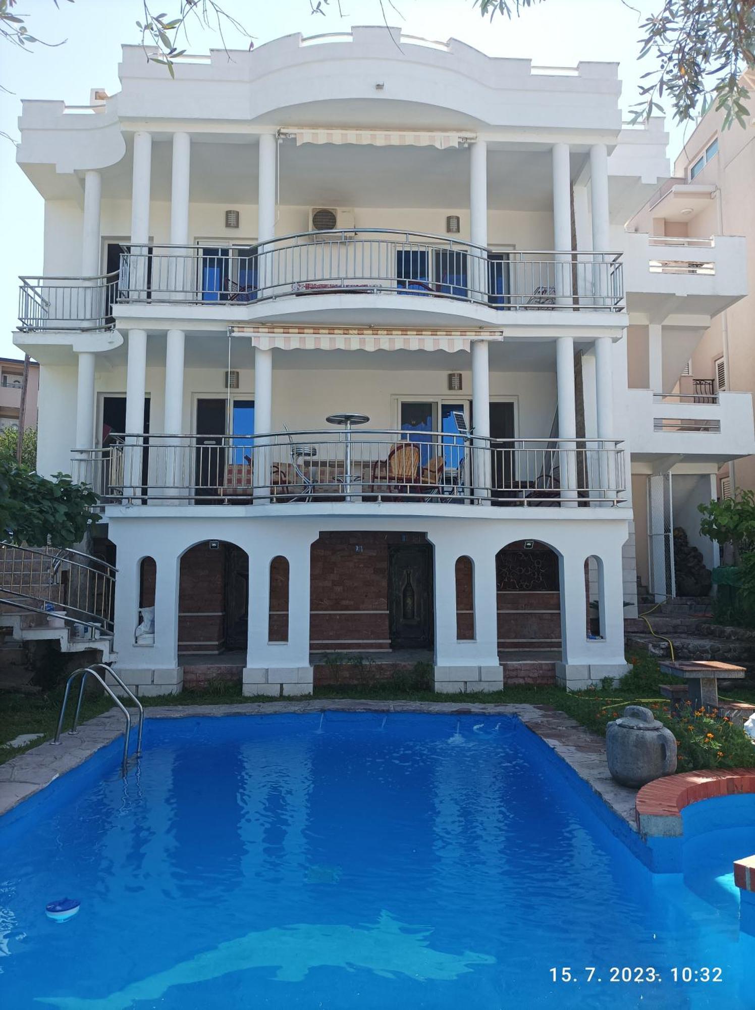 Apartments Pekic バール エクステリア 写真