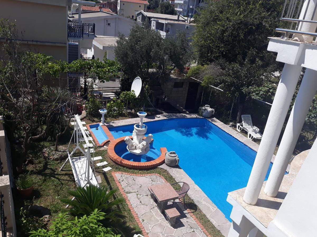 Apartments Pekic バール エクステリア 写真